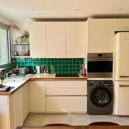 Cosy, Calm 70m2, 2 Bedroom Flat. *
